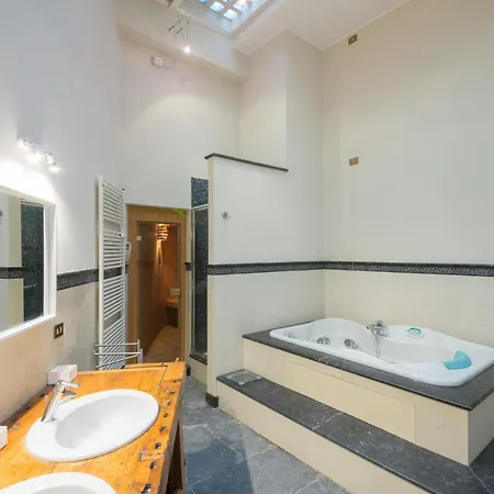 Loft In Navigli District With Jacuzzi & Sauna - Papiniano Apartment *