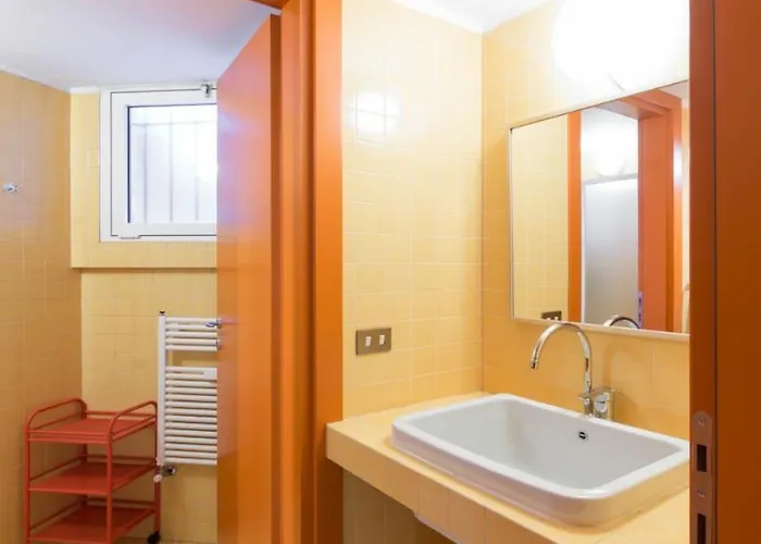 Loft In Navigli District With Jacuzzi & Sauna - Papiniano Appartement
