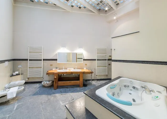 Loft In Navigli District With Jacuzzi & Sauna - Papiniano Appartement